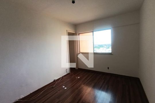 Apartamento para alugar com 2 quartos, 65m² em Comendador Soares, Nova Iguaçu