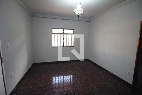 Sala de casa para alugar com 2 quartos, 280m² em Milionários, Belo Horizonte
