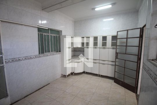 Cozinha de casa para alugar com 2 quartos, 280m² em Milionários, Belo Horizonte