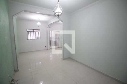 Sala 2 de casa para alugar com 2 quartos, 280m² em Milionários, Belo Horizonte