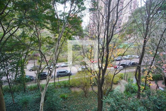 Sala - Vista de apartamento à venda com 3 quartos, 100m² em Bela Vista, Porto Alegre