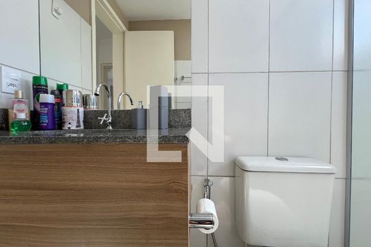 Banheiro Social de apartamento à venda com 2 quartos, 55m² em Castelo, Belo Horizonte