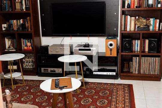 Sala de casa de condomínio à venda com 3 quartos, 353m² em Itanhangá, Rio de Janeiro