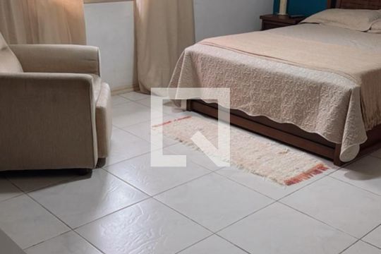 Quarto de casa de condomínio à venda com 3 quartos, 353m² em Itanhangá, Rio de Janeiro