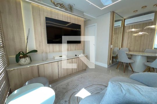 Sala de apartamento para alugar com 2 quartos, 45m² em Butantã, São Paulo
