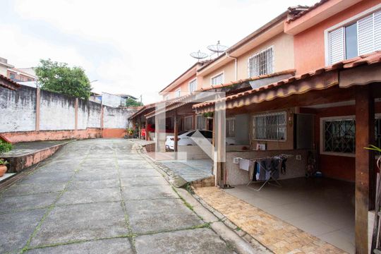 Área comum de casa para alugar com 2 quartos, 80m² em Centro, Diadema