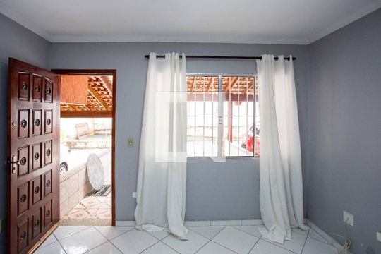 Sala de casa para alugar com 2 quartos, 80m² em Centro, Diadema