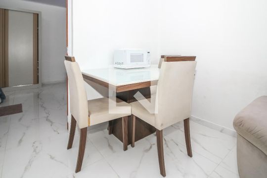 Sala de casa para alugar com 2 quartos, 55m² em Vila Ipojuca, São Paulo