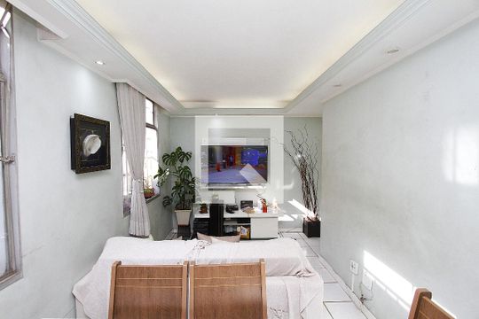 Sala de apartamento à venda com 2 quartos, 64m² em Carlos Prates, Belo Horizonte