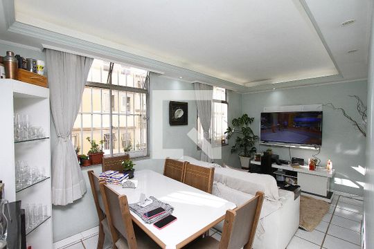 Sala de apartamento à venda com 2 quartos, 64m² em Carlos Prates, Belo Horizonte