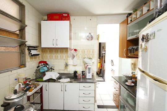 Cozinha de apartamento à venda com 2 quartos, 64m² em Carlos Prates, Belo Horizonte