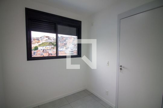 Quarto 2 de apartamento para alugar com 2 quartos, 38m² em Jardim São Luís, São Paulo