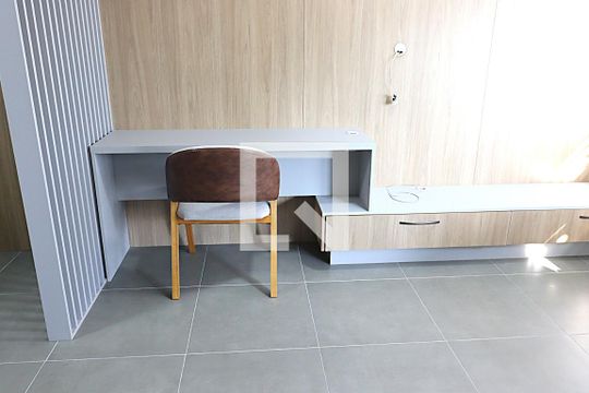 Sala/Quarto de kitnet/studio para alugar com 1 quarto, 40m² em Auxiliadora, Porto Alegre