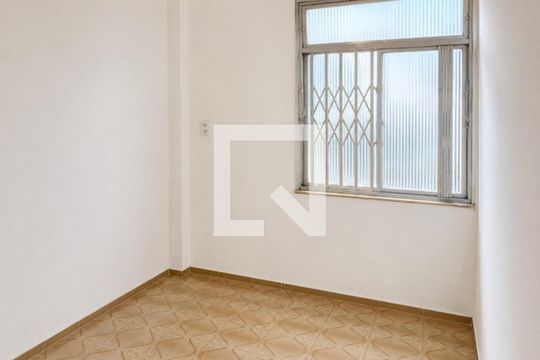 Quarto 1 de apartamento para alugar com 2 quartos, 50m² em Irajá, Rio de Janeiro