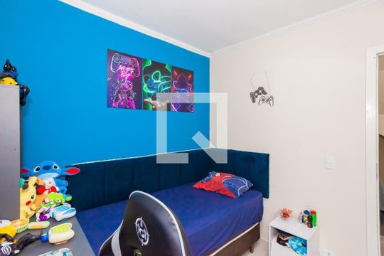 Quarto de casa de condomínio à venda com 4 quartos, 120m² em Uberaba, Curitiba