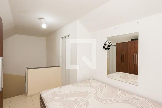 Quarto de casa de condomínio à venda com 4 quartos, 120m² em Uberaba, Curitiba