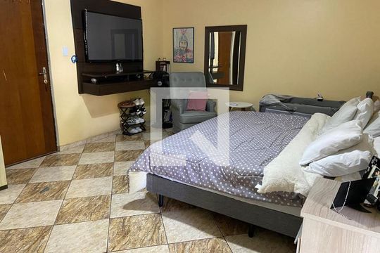 Quarto de casa para alugar com 2 quartos, 213m² em Parque Erasmo Assunção, Santo André