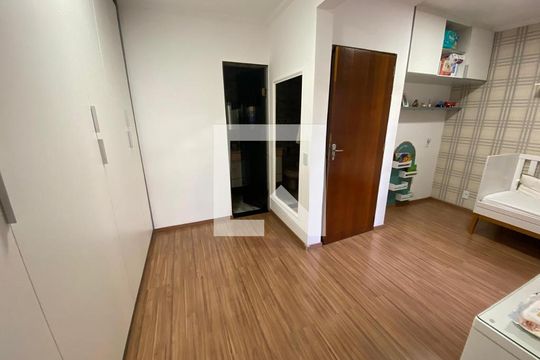 Quarto de casa para alugar com 2 quartos, 213m² em Parque Erasmo Assunção, Santo André