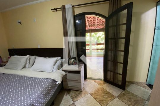 Quarto de casa para alugar com 2 quartos, 213m² em Parque Erasmo Assunção, Santo André