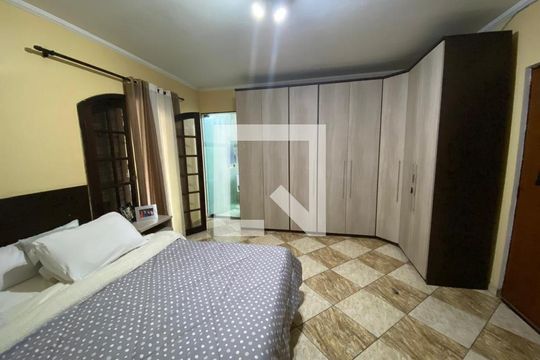 Quarto de casa para alugar com 2 quartos, 213m² em Parque Erasmo Assunção, Santo André