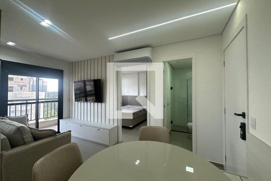 Sala de apartamento à venda com 1 quarto, 43m² em Empresarial 18 do Forte, Barueri