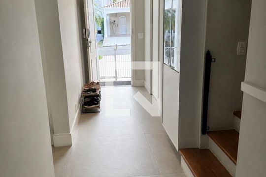 Entrada de casa de condomínio para alugar com 4 quartos, 250m² em Tamboré, Santana de Parnaíba