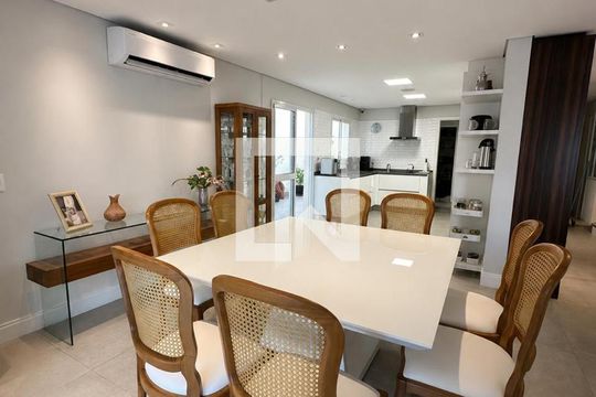 Sala de Jantar de casa de condomínio para alugar com 4 quartos, 250m² em Tamboré, Santana de Parnaíba