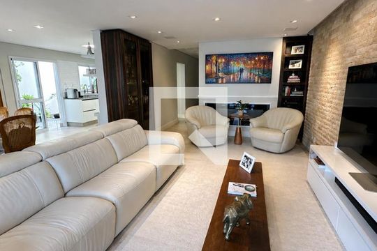 Sala de Estar de casa de condomínio para alugar com 4 quartos, 250m² em Tamboré, Santana de Parnaíba