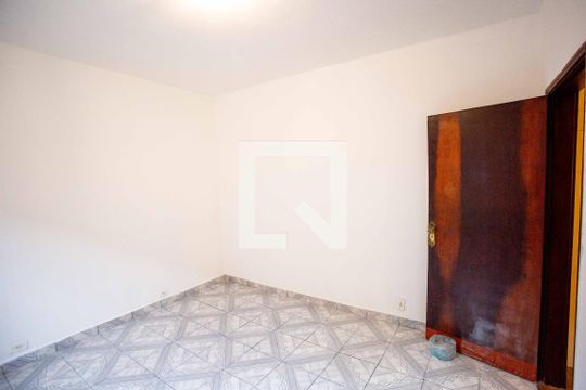 Quarto de casa para alugar com 1 quarto, 80m² em Centro, Diadema