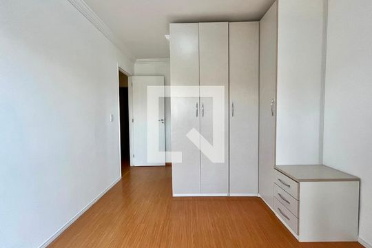 Suíte de casa para alugar com 3 quartos, 249m² em Vila Nogueira, Campinas