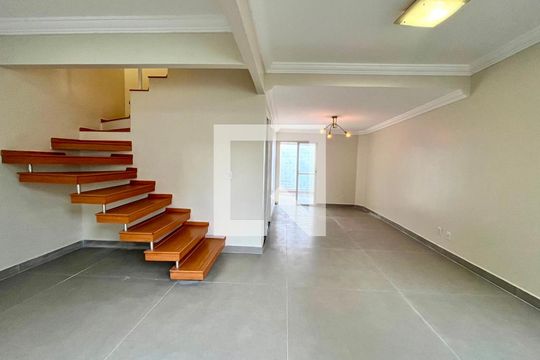 Sala de casa para alugar com 3 quartos, 249m² em Vila Nogueira, Campinas