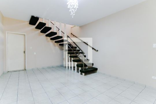Casa para alugar com 2 quartos, 147m² em Vila Galvão, Guarulhos