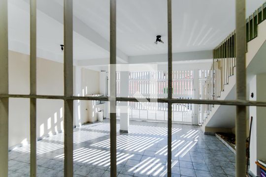 Vista da Sala de casa para alugar com 2 quartos, 147m² em Vila Galvão, Guarulhos