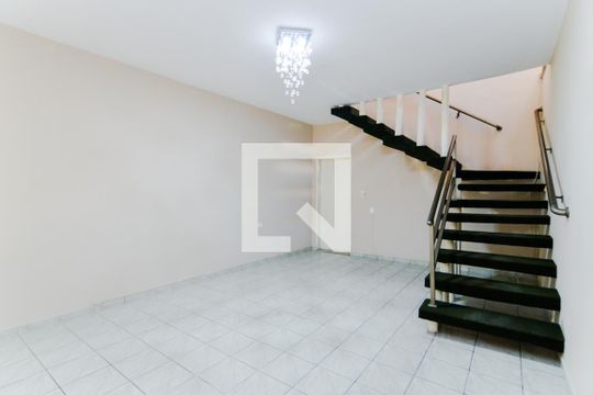 Sala de casa para alugar com 2 quartos, 147m² em Vila Galvão, Guarulhos