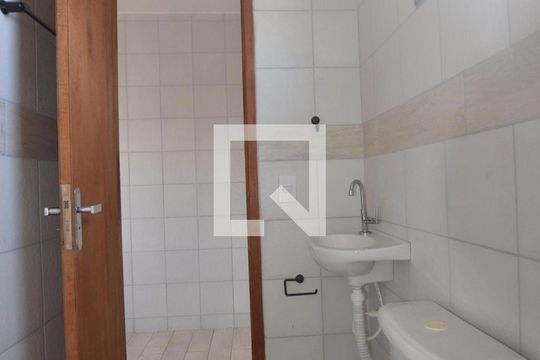 Banheiro de casa para alugar com 1 quarto, 60m² em Osvaldo Cruz, Rio de Janeiro