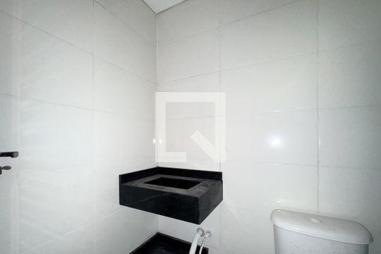 Banheiro Social de apartamento para alugar com 1 quarto, 54m² em Jardim Silvina, São Bernardo do Campo