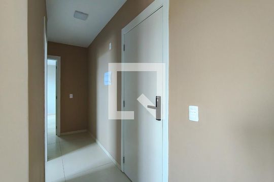 Entrada de apartamento para alugar com 2 quartos, 50m² em Santo Cristo, Rio de Janeiro