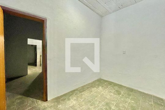 Quarto de casa para alugar com 1 quarto, 60m² em Vila Minaslandia, Belo Horizonte