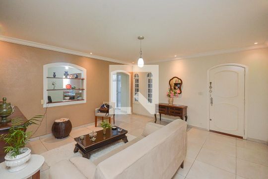 Sala de casa para alugar com 3 quartos, 350m² em Parque Colonial, São Paulo