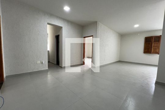 Sala de casa para alugar com 5 quartos, 500m² em Centro, Juiz de Fora