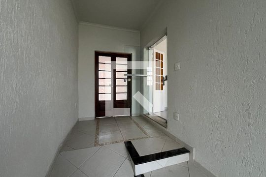 Hall de entrada de casa para alugar com 5 quartos, 500m² em Centro, Juiz de Fora