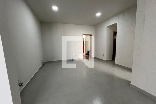 Sala de casa para alugar com 5 quartos, 500m² em Centro, Juiz de Fora