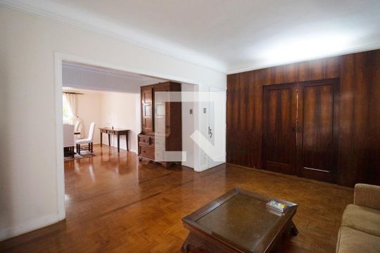 Casa para alugar com 5 quartos, 500m² em Jardim Europa, São Paulo