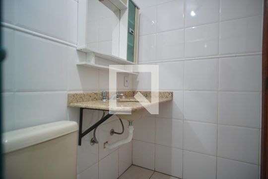 Banheiro da Suíte de apartamento para alugar com 2 quartos, 69m² em Jardim Itu, Porto Alegre