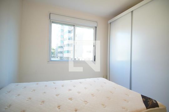 Suíte de apartamento para alugar com 2 quartos, 66m² em Petrópolis, Porto Alegre