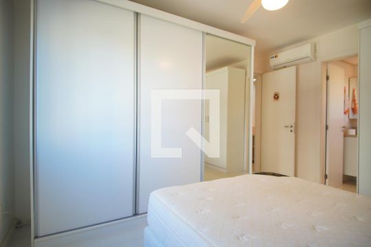 Suíte de apartamento para alugar com 2 quartos, 66m² em Petrópolis, Porto Alegre