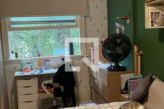 Quarto de apartamento à venda com 3 quartos, 110m² em Laranjeiras, Rio de Janeiro