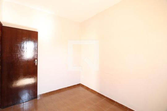 Quarto 1 de casa para alugar com 3 quartos, 120m² em Santa Mônica, Uberlândia