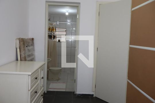 Quarto de casa para alugar com 1 quarto, 80m² em Quinta da Paineira, São Paulo