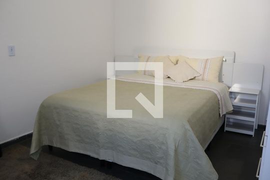 Quarto de casa para alugar com 1 quarto, 80m² em Quinta da Paineira, São Paulo